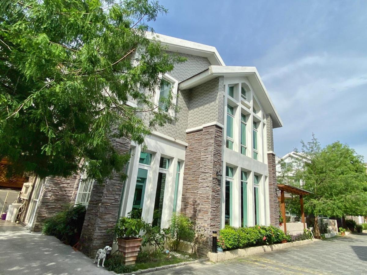 北歐小宅-市區電梯民宿附停車位 Hualien Exterior foto